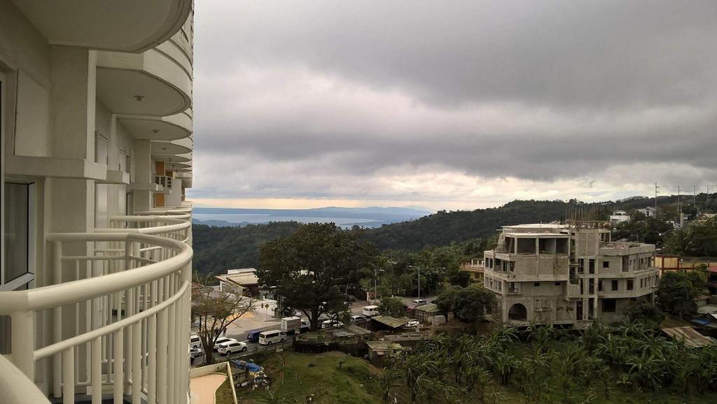 Mary'S Crib Cityland Prime Tagaytay With Free Wifi & Swimming Tagaytay City Ngoại thất bức ảnh